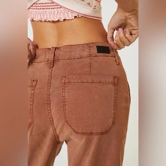 PAIGE Carly High-Rise Wide-Leg Crop Jeans in Terra Cotta - Picture 10 of 14